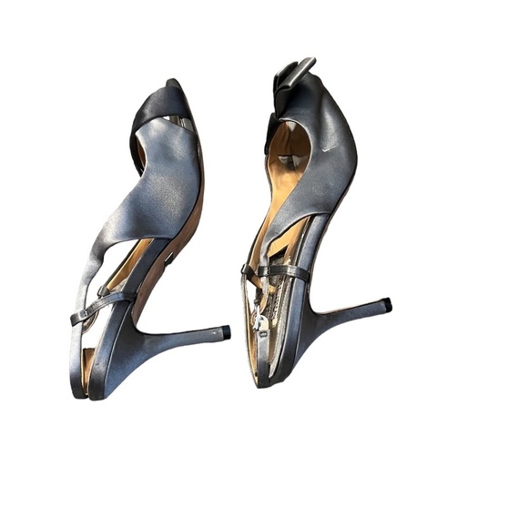 BADGLEY‎ MISCHKA Gray Satin Peep Toe Slingback Heels Sandals, Size 8M - Picture 3 of 9